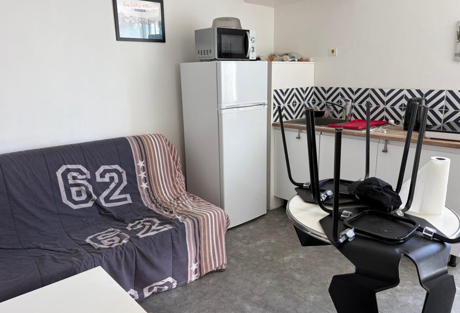 LES SABLES D'OLONNE (85100) - RARE - A 2 PAS DU REMBLAI ET DU PORT APPARTEMENT T2 RENOVE IDEAL LOCATIF — photo 1