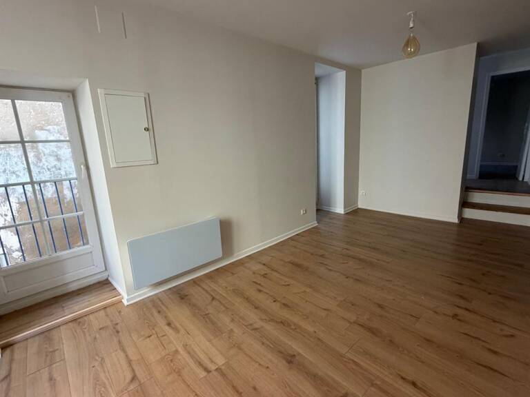 LES SABLES D'OLONNE (85100) - RARE - A 2 PAS DU REMBLAI ET DU PORT APPARTEMENT T3 RENOVE EN 2026 EN RDC — photo 1