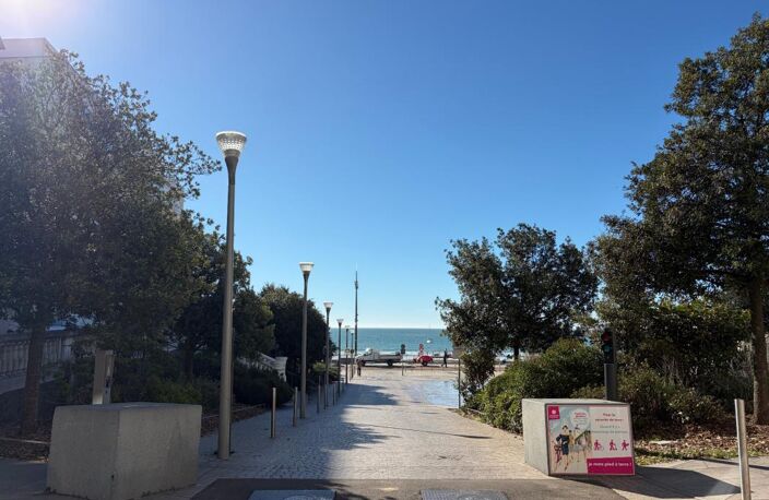 LES SABLES D'OLONNE (85100) - RARE - A 2 PAS DU REMBLAI ET DU PORT APPARTEMENT T3 RENOVE EN 2026 EN RDC — photo 2
