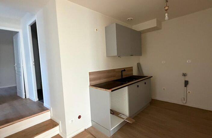 LES SABLES D'OLONNE (85100) - RARE - A 2 PAS DU REMBLAI ET DU PORT APPARTEMENT T3 RENOVE EN 2026 EN RDC — photo 3