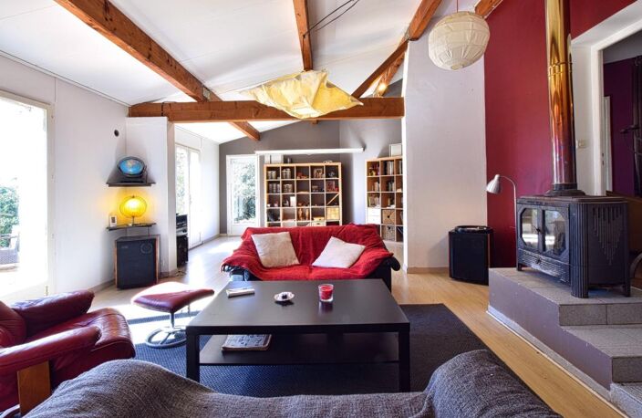 Villa d’architecte au cœur de 2,6 hectares de nature, avec vue panoramique exceptionnelle — photo 4