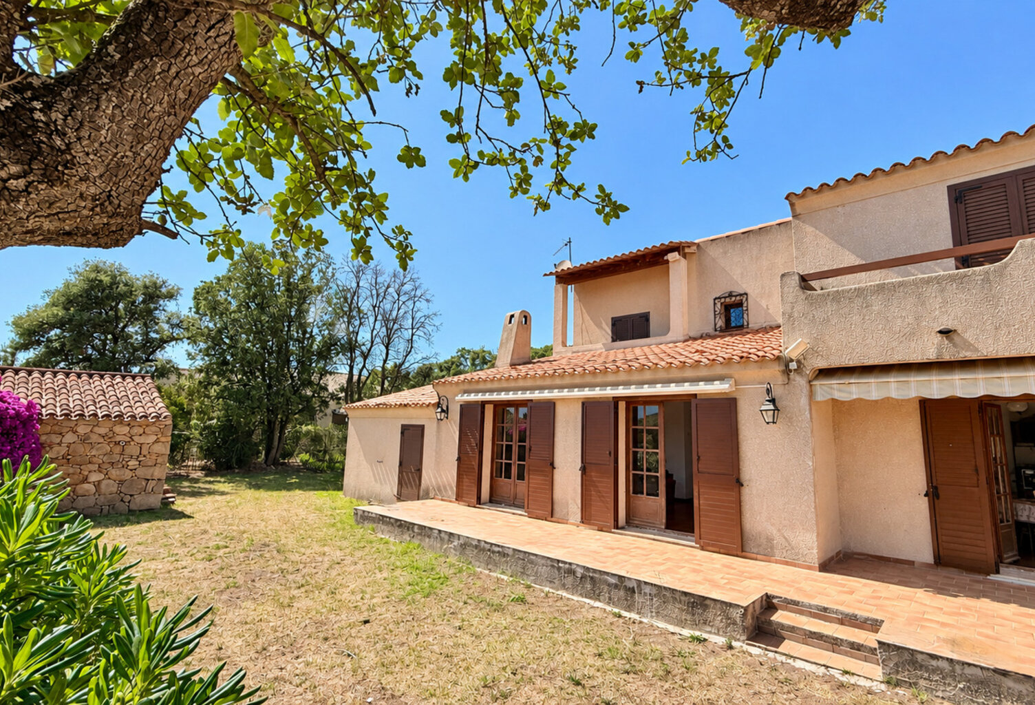 ECCICA-SUARELLA (Corse) : Maison T4 avec caseddu en pierre, garage, vue dégagée — photo 1