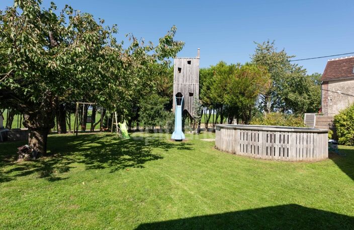 Maison à vendre 5 pièces CHAMPLOST (89), 3 chambres, jardin 880 M2, Charpente d'exception, DPE C — photo 2