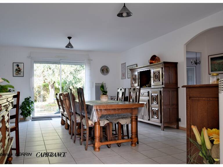 Maison à vendre 5 pièces TONNAY CHARENTE (17)MAISON PLAIN PIED PMR, 3 CHAMBRES, GARAGE, TARRAIN CLOS — photo 1