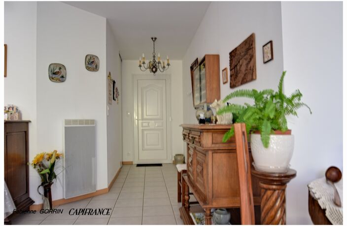 Maison à vendre 5 pièces TONNAY CHARENTE (17)MAISON PLAIN PIED PMR, 3 CHAMBRES, GARAGE, TARRAIN CLOS — photo 2