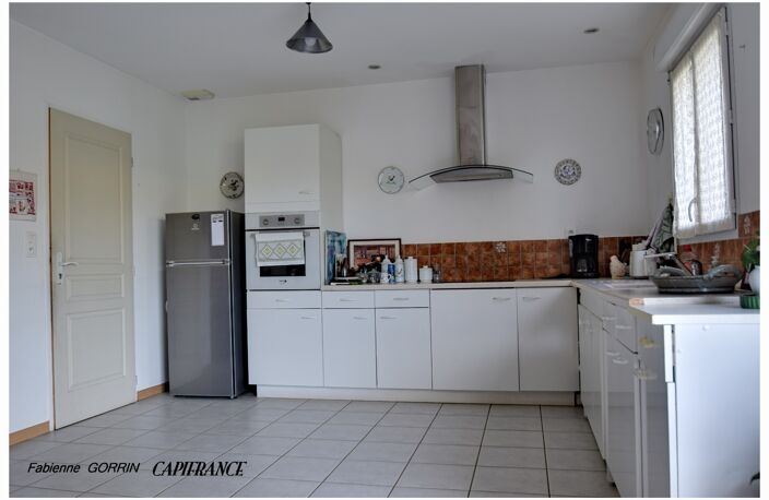 Maison à vendre 5 pièces TONNAY CHARENTE (17)MAISON PLAIN PIED PMR, 3 CHAMBRES, GARAGE, TARRAIN CLOS — photo 4