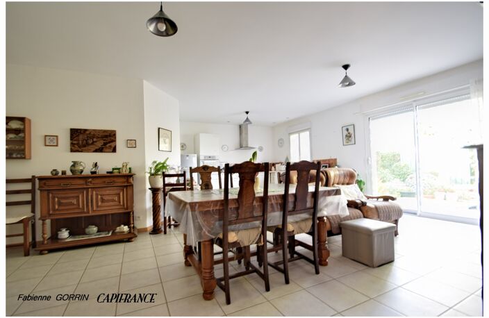 Maison à vendre 5 pièces TONNAY CHARENTE (17)MAISON PLAIN PIED PMR, 3 CHAMBRES, GARAGE, TARRAIN CLOS — photo 5