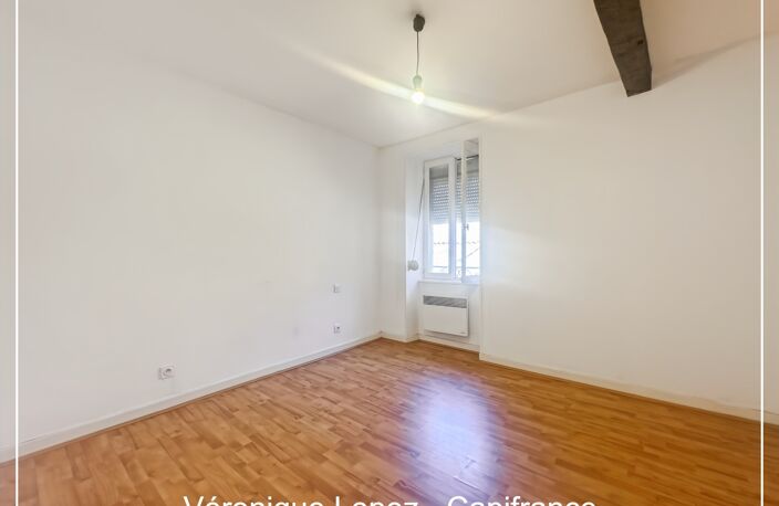 Exclusvité. Villeneuve Sur Lot, appartement T3 traversant au 2ème étage d'un bel immeuble en pierres — photo 5