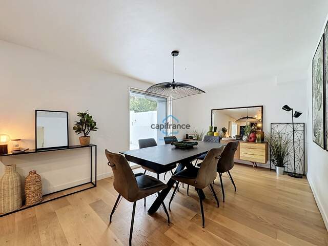 Maison de 165m2 entièrement rénovée avec jardin, garage — photo du bien