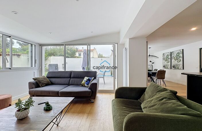 Maison de 165m2 entièrement rénovée avec jardin, garage — photo 3