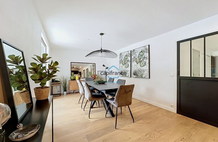 Maison de 165m2 entièrement rénovée avec jardin, garage — photo 4