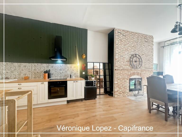 VILLENEUVE SUR LOT, hyper centre, bel appartement T4 avec balcon filant — photo 1