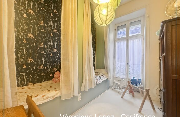 VILLENEUVE SUR LOT, hyper centre, bel appartement T4 avec balcon filant — photo 4