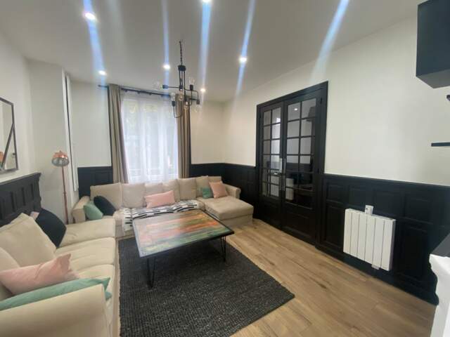 Maison à vendre 8 pièces MONTCEAU LES MINES (71) — photo du bien