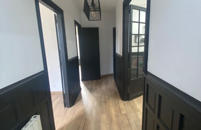 Maison à vendre 8 pièces MONTCEAU LES MINES (71) — photo 2