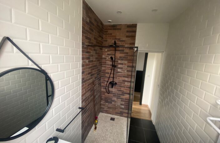 Maison à vendre 8 pièces MONTCEAU LES MINES (71) — photo 3