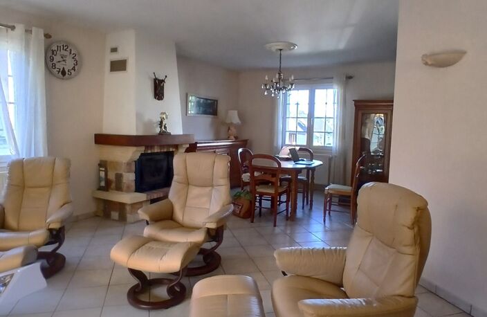 A vendre : Maison d'env. 104 m², 3 chambres, terrain de 535 m², sous-sol complet et combles aménageable à Vire (14) — photo 5
