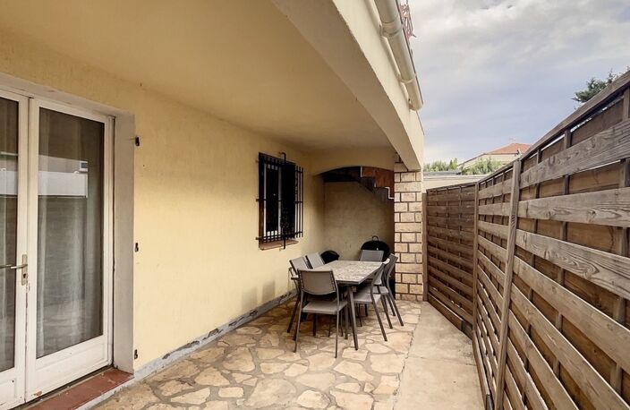 *** APPARTEMENT T2 MEUBLE * TERRASSE * PARKING *** — photo 5