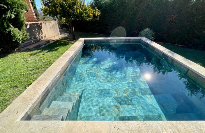 GARGAS – MAISON DE PLAIN-PIED AVEC PISCINE, 3 CHAMBRES ET TERRAIN DE 965 M² — photo 2