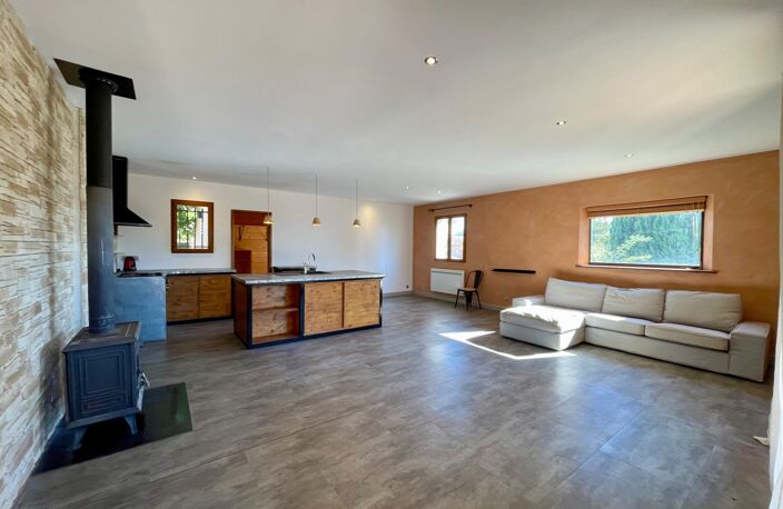 GARGAS – MAISON DE PLAIN-PIED AVEC PISCINE, 3 CHAMBRES ET TERRAIN DE 965 M² — photo 3