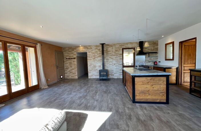 GARGAS – MAISON DE PLAIN-PIED AVEC PISCINE, 3 CHAMBRES ET TERRAIN DE 965 M² — photo 5