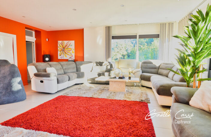 Maison familiale de 245 m² – 5 chambres + espace indépendant et terrain de 4 200 m² — photo 3