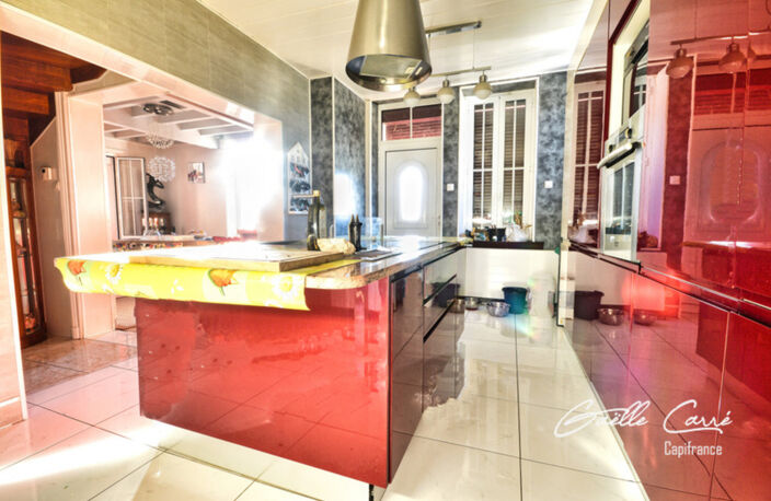 Maison familiale de 245 m² – 5 chambres + espace indépendant et terrain de 4 200 m² — photo 4