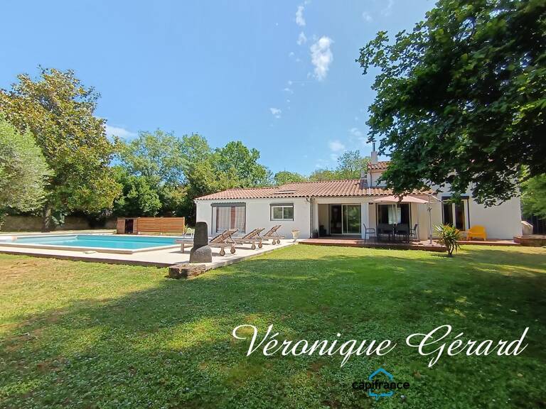 MAISON FAMILIALE ET LUMINEUSE 4 CHAMBRES AVEC PISCINE ET JARDIN ENTIEREMENT CLOS — photo 1