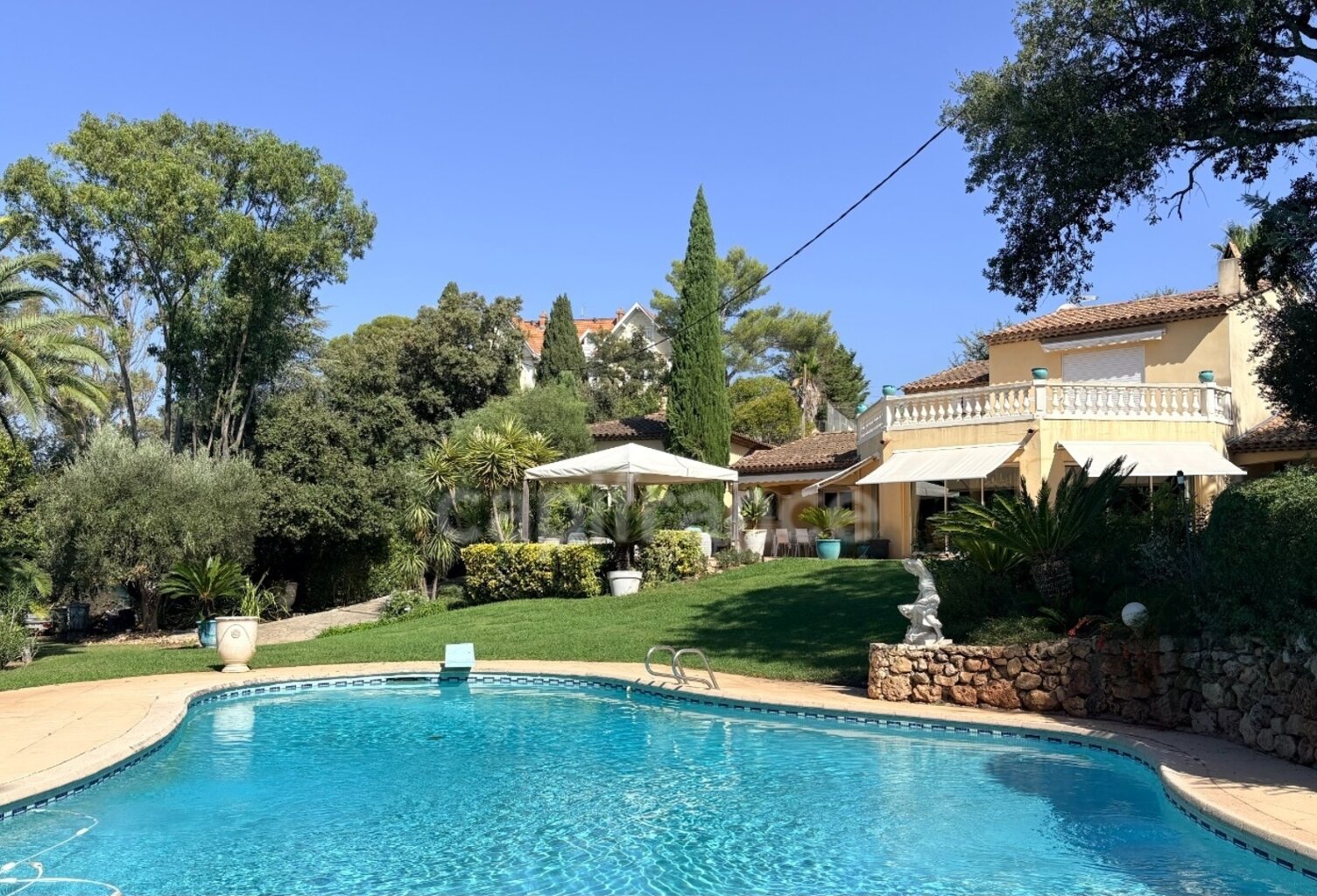 Propriete à vendre 6 pièces SAINT RAPHAEL (83) — photo 1