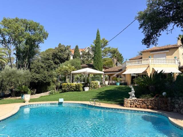 Propriete à vendre 6 pièces SAINT RAPHAEL (83) — photo du bien