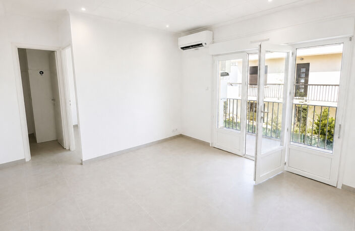 Appartement à rénover avec beau potentiel, quartier calme pr — photo 2