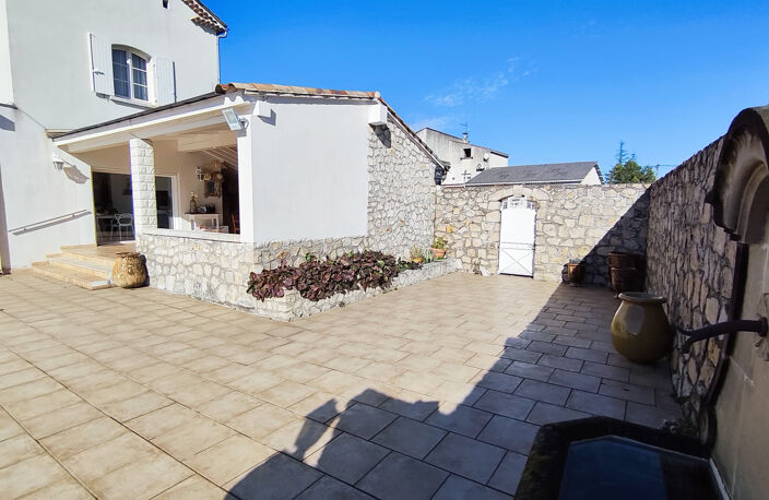 Maison familiale avec piscine sur 1 800 m2 — photo 4