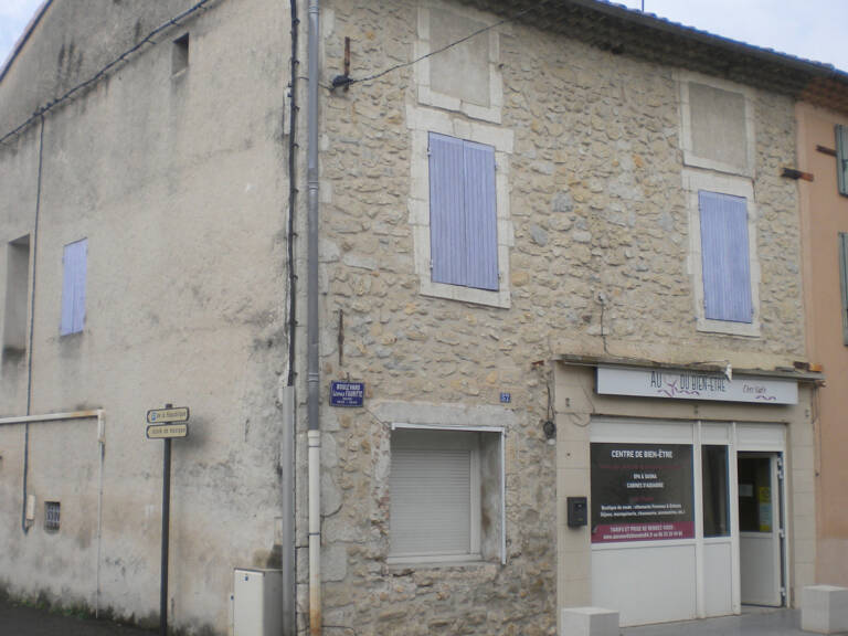 vente d'un immeuble avec un appartement et un local professi — photo 1