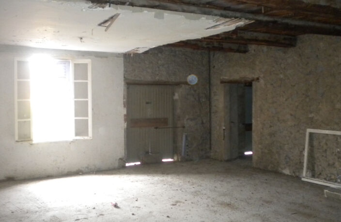 vente d'un immeuble avec un appartement et un local professi — photo 4