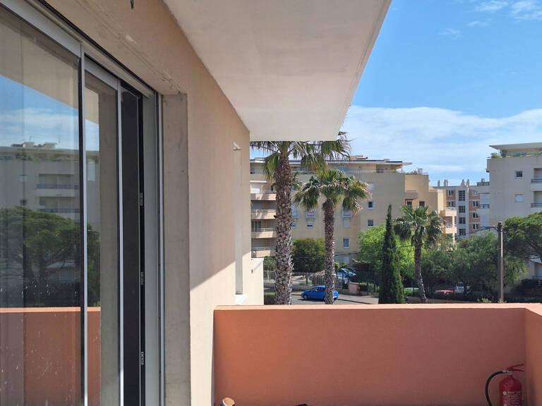 FREJUS T3 RECENT DE 65M2 A 300 M DE LA MER AVEC BOX — photo 1
