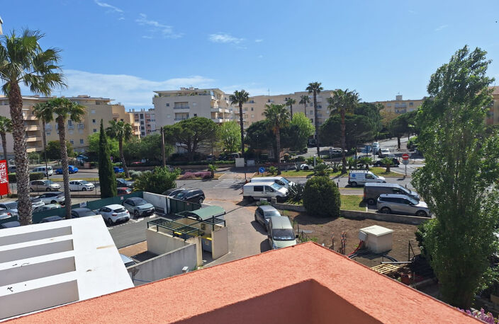 FREJUS T3 RECENT DE 65M2 A 300 M DE LA MER AVEC BOX — photo 2