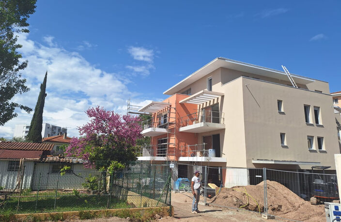 FREJUS T3 RECENT DE 65M2 A 300 M DE LA MER AVEC BOX — photo 5
