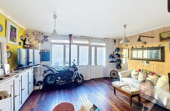 IVRY-SUR-SEINE - 100 m² de surfaces privatives - Bien atypique aux portes de Paris 13e — photo 2