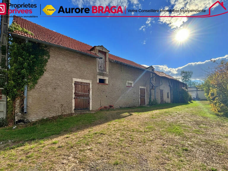 VIGNOUX-SUR-BARANGEON (18500) ANCIEN BÂTIMENT AGRICOLE D'ENVIRON 230 m² SUR UN TERRAIN DE 2 180 m² — photo 1