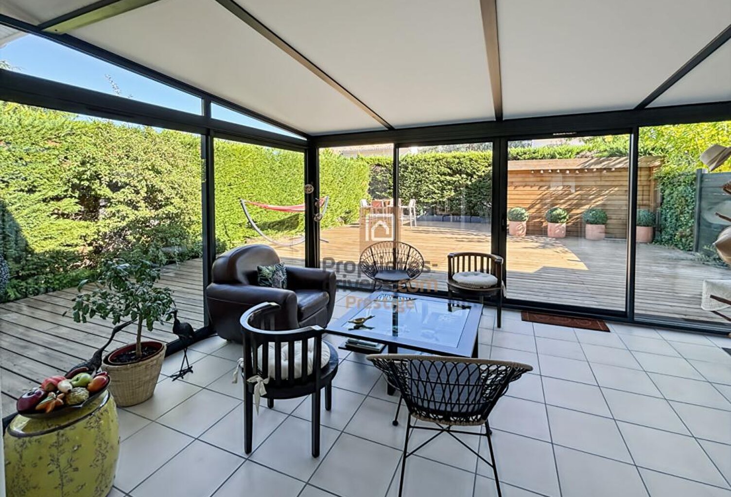 ELEGANTE MAISON FAMILIALE AVEC  UNE VERRIÈRE , UN JARDIN ENSOLEILLÉE SANS VIS À VIS ET GARAGE — photo 1