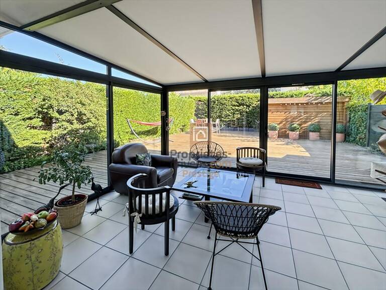 ELEGANTE MAISON FAMILIALE AVEC  UNE VERRIÈRE , UN JARDIN ENSOLEILLÉE SANS VIS À VIS ET GARAGE — photo 1