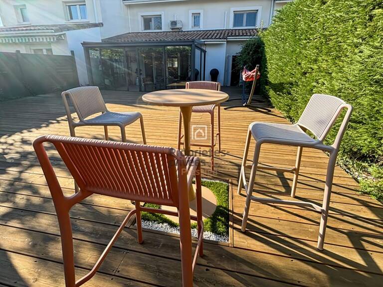 ELEGANTE MAISON FAMILIALE AVEC  UNE VERRIÈRE , UN JARDIN ENSOLEILLÉE SANS VIS À VIS ET GARAGE — photo 1
