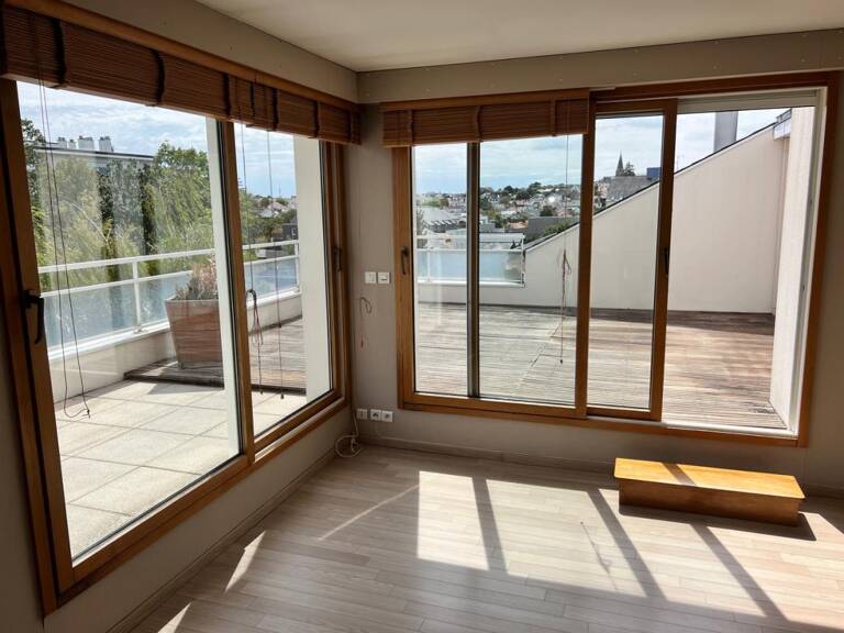 Nantes - Procé- Beau T3 avec  2 terrasses dont une de 47m2 orientée sud - 2 stationnements et cave — photo 1