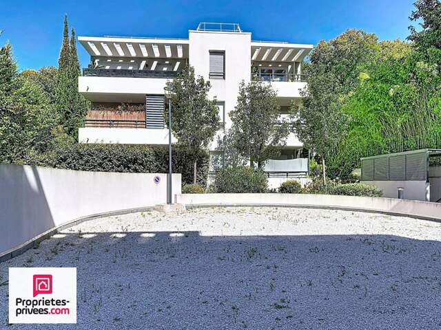 Appartement T4 dernier étage avec deux terrasses et garage — photo du bien