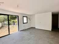 SIX FOURS LES PLAGES - CONSTRUCTION RECENTE - APPARTEMENT DE TYPE 3 -  68 m2 - TERRAIN 54 M² - PARKING EN SOUS SOL — photo 3