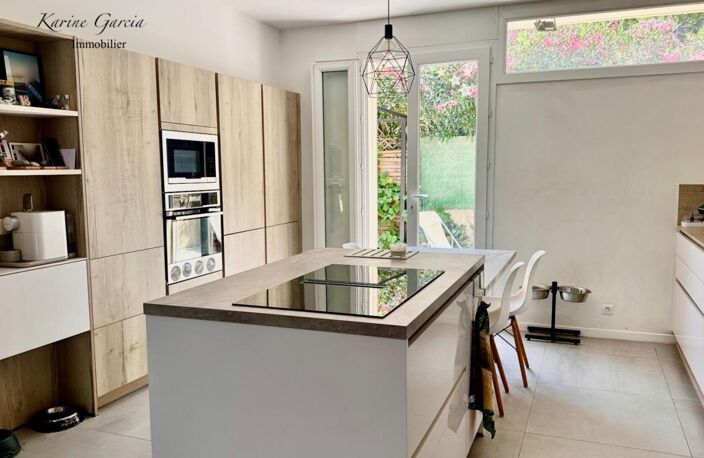 CENTRE VILLE SIX FOURS LES PLAGES - MAISON DE TYPE 4 - GARAGE - TERRAIN 260 M² — photo 5