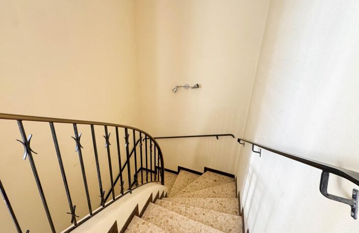 Maison trois faces T5 de 140m2 avec garage, jardin — photo 4
