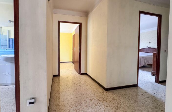 Maison trois faces T5 de 140m2 avec garage, jardin — photo 5