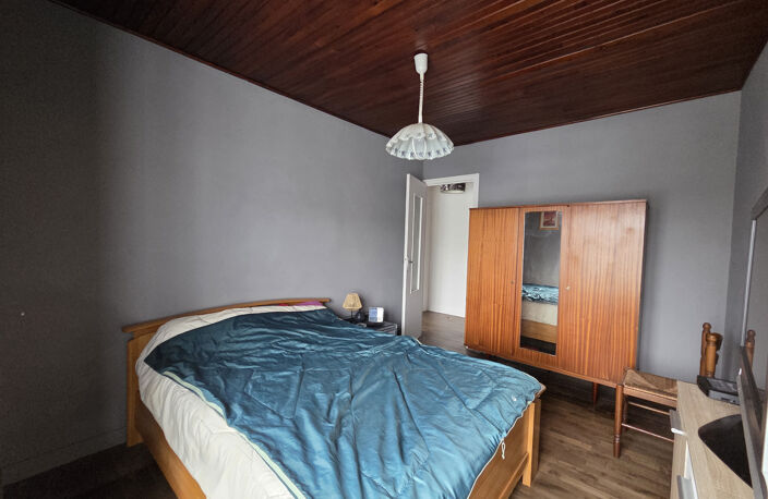 Maison de plain-pied avec jardin, garage et dépendance, à 5 — photo 5