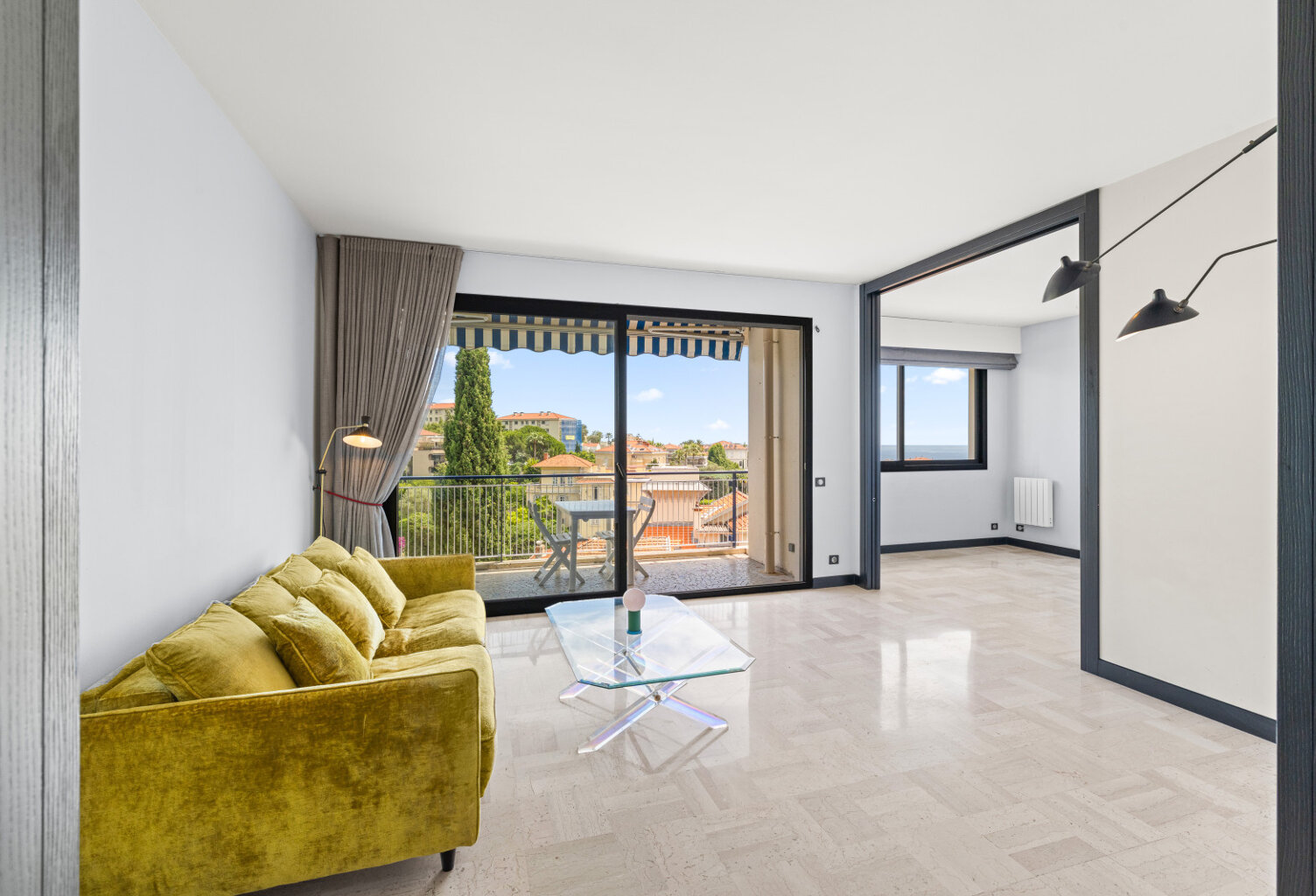 Appartement  - 2 pièces  - 72.45 m² — photo 1